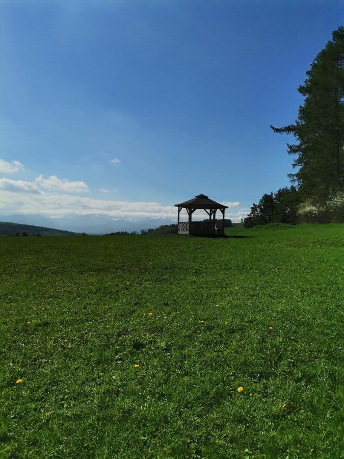 Apartman Family S Vyhladom Na Choc Lúčky Bagian luar foto